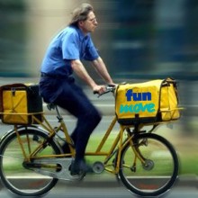 Postbote mit Fahrrad